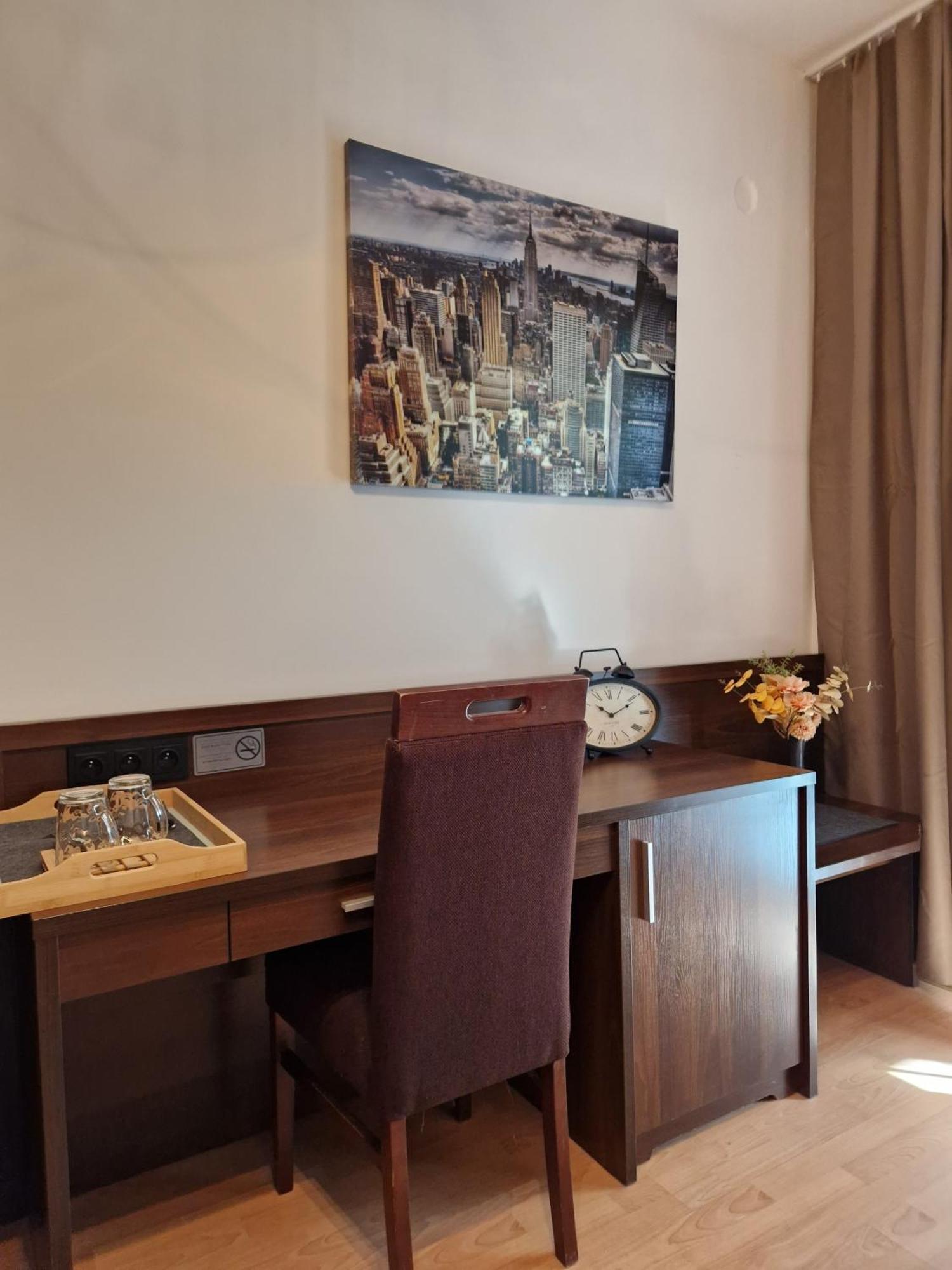 Peters Hotel ตูราวา ภายนอก รูปภาพ